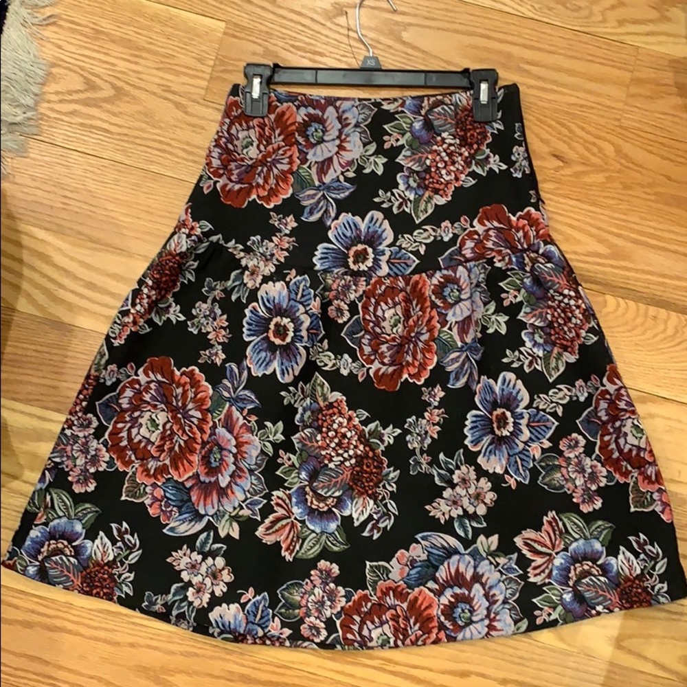 Zara floral midi skirt. Excellent condition.